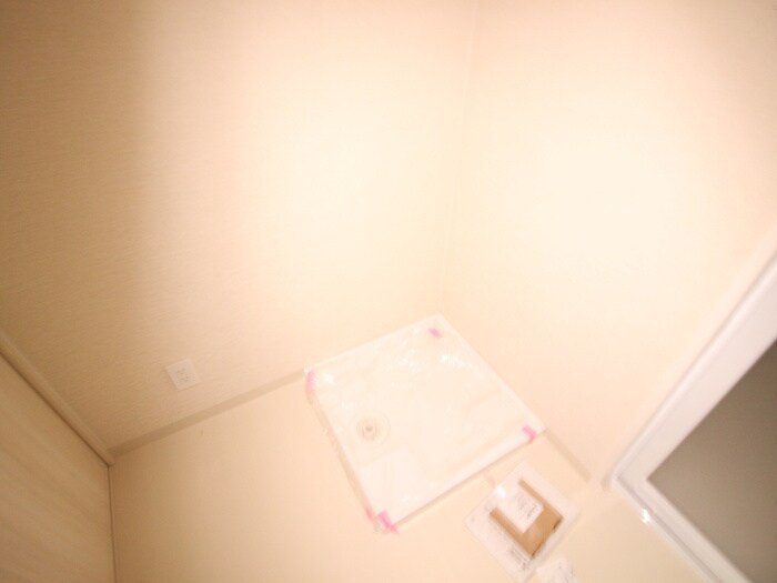 物件内観写真9　(洗濯機置場)