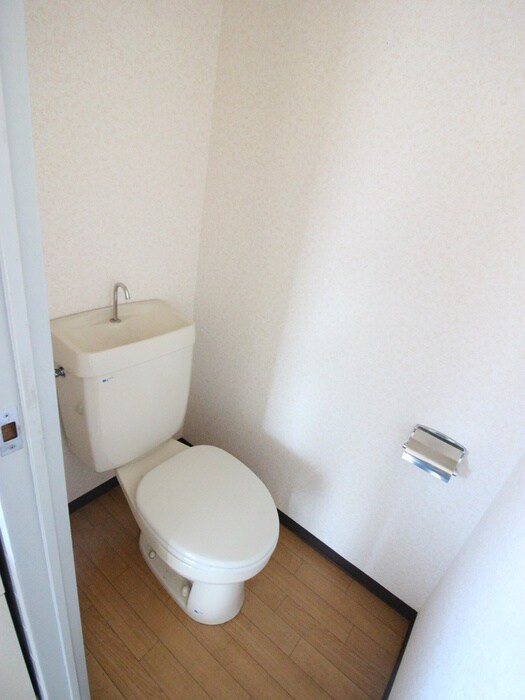 物件内観写真5　(トイレ)