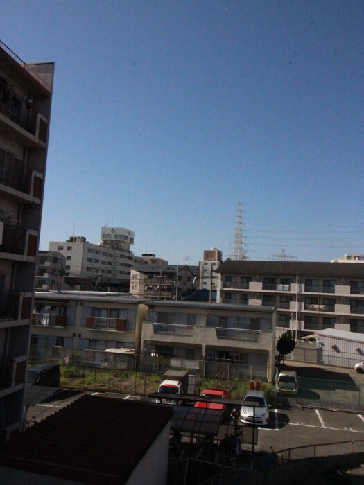 物件内観写真12　(室内からの展望)