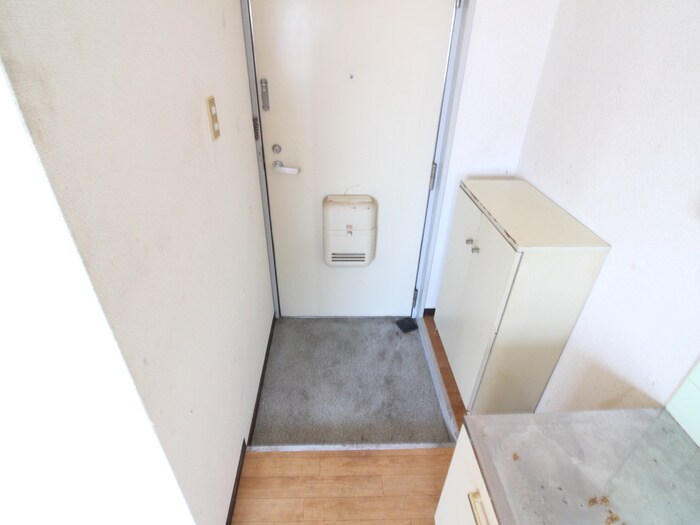 物件内観写真16　(玄関)