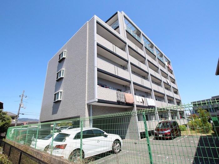 物件外観写真1　(駐車場)