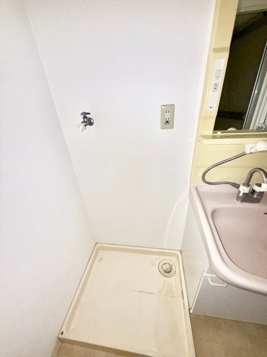 物件内観写真11　(洗濯機置場)