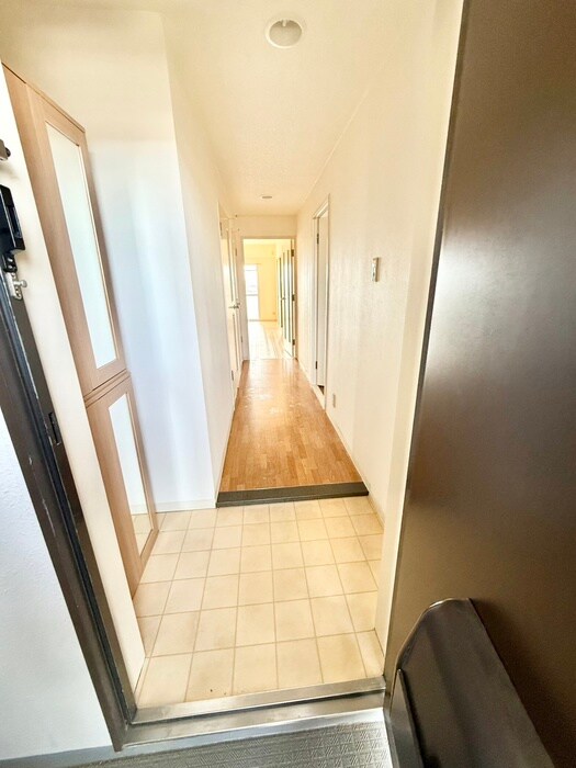 物件内観写真18　(玄関)