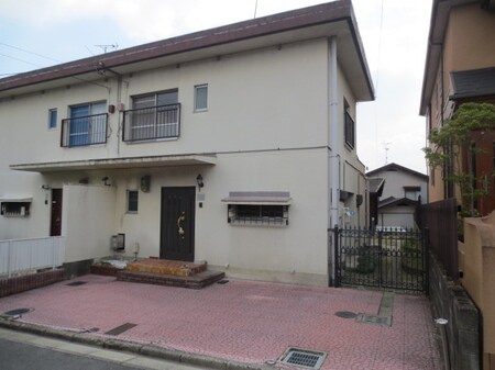 男山松里戸建外観写真