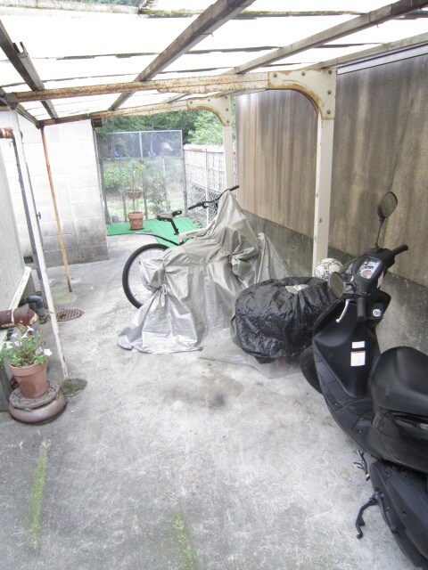 物件外観写真3　(駐輪場)