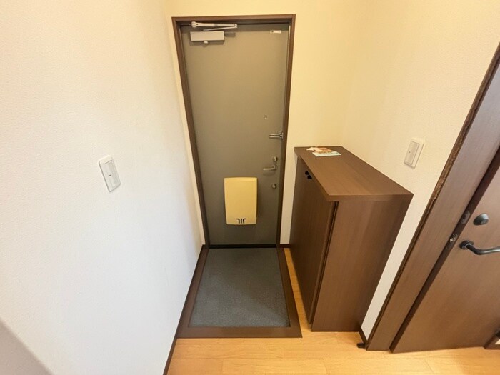 物件内観写真17　(玄関)