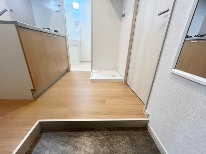 物件内観写真7　(玄関)