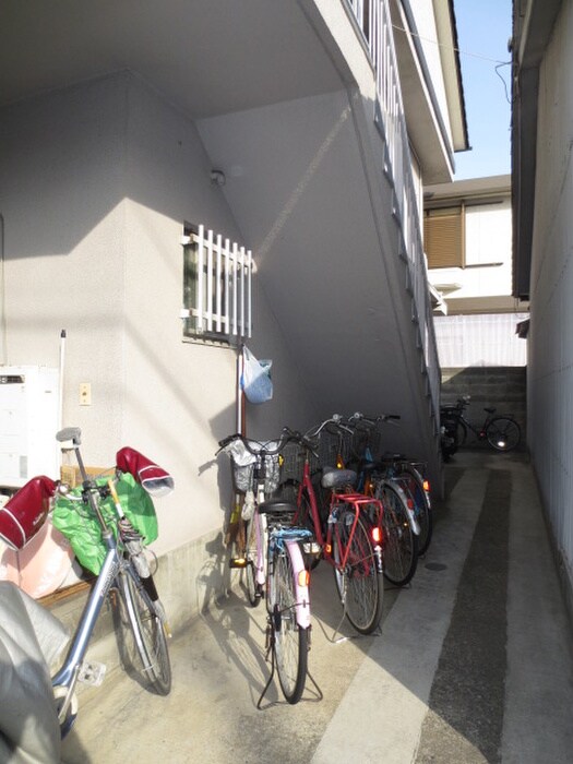 物件外観写真3　(駐輪場)