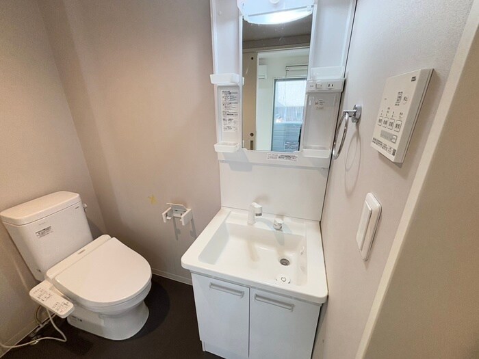 物件内観写真11　(洗面)