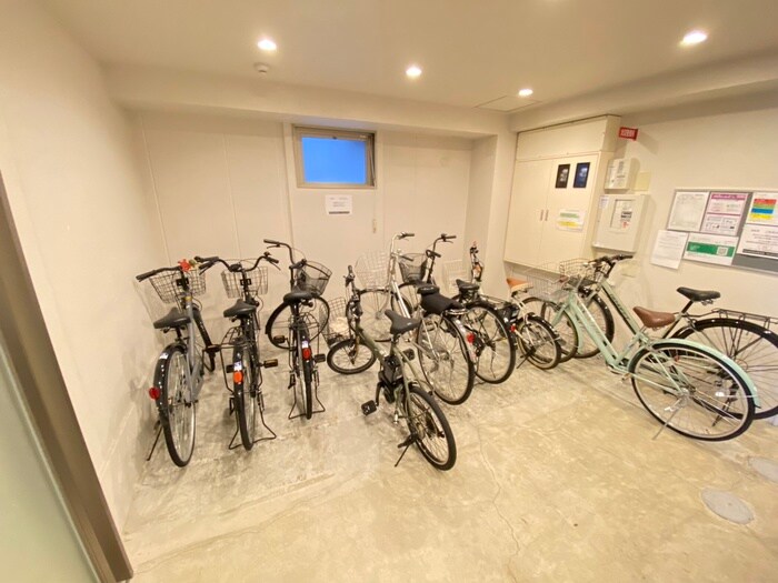 物件外観写真5　(駐輪場)