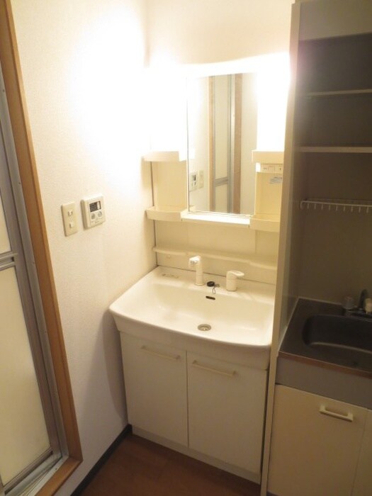 物件内観写真7　(洗面)