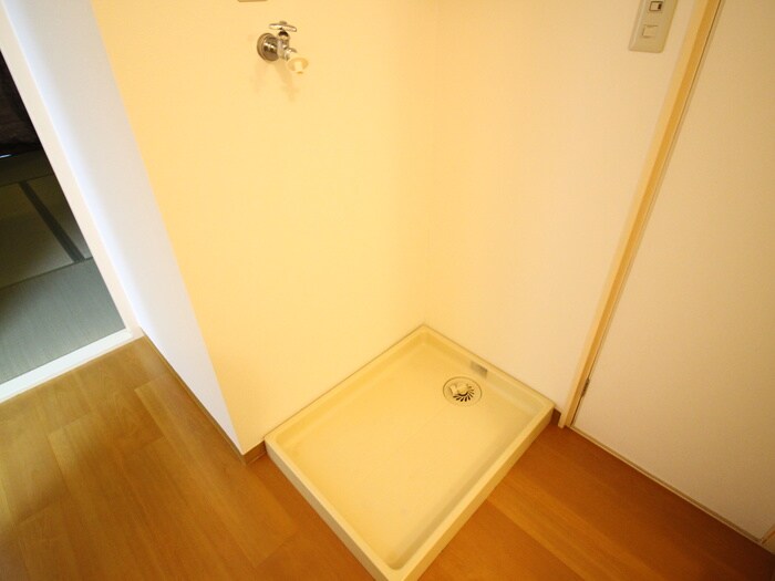 物件内観写真17　(洗濯機置場)