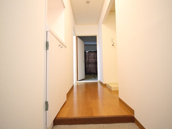 物件内観写真20　(廊下)