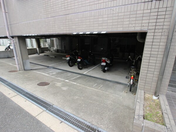 バイク置き場