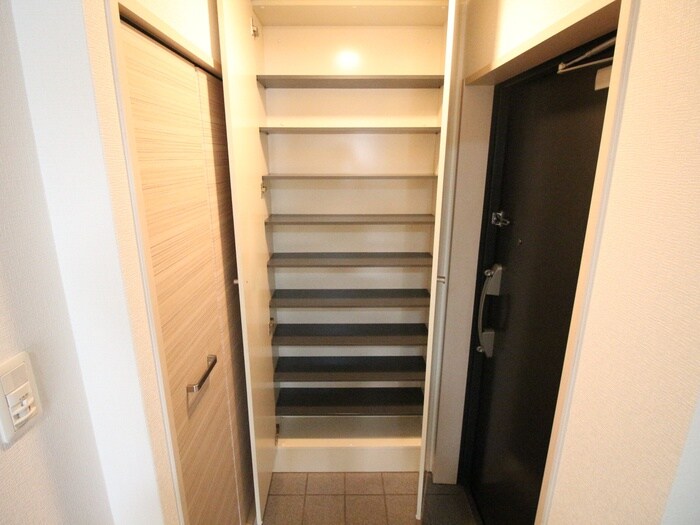 物件内観写真14　(靴箱)