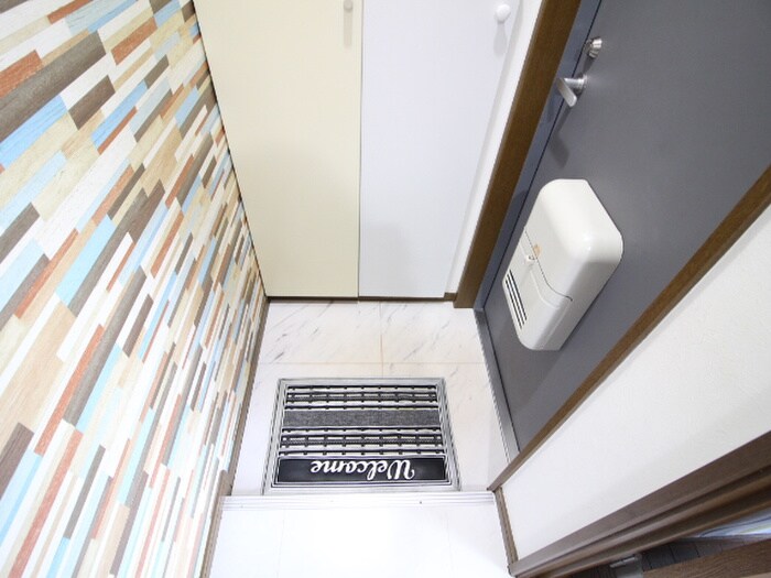 物件内観写真16　(玄関)