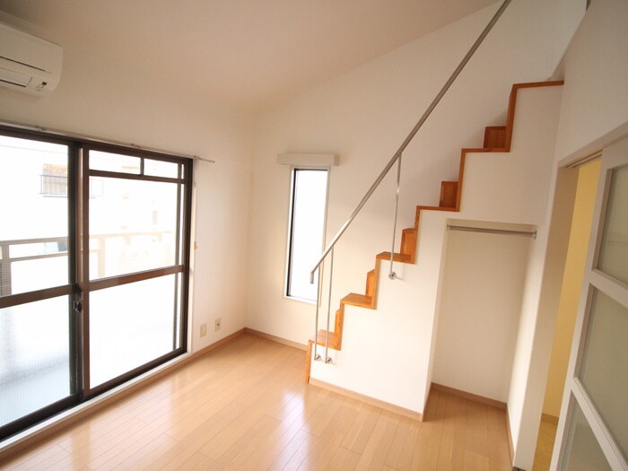 物件内観写真8　(居室)