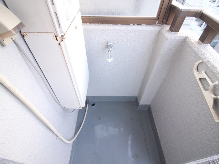 物件内観写真12　(洗濯機置場)