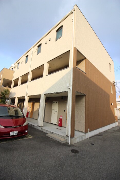 物件外観写真2　(外観写真)