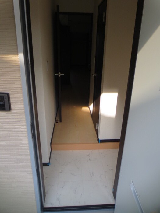 物件内観写真7　(玄関)