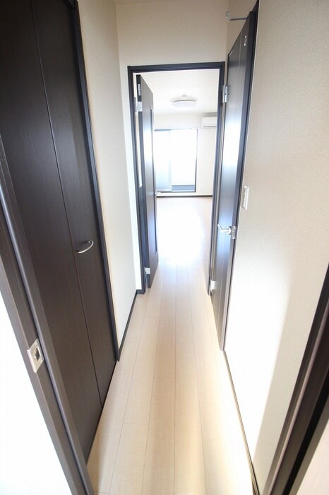 物件内観写真9　(廊下)