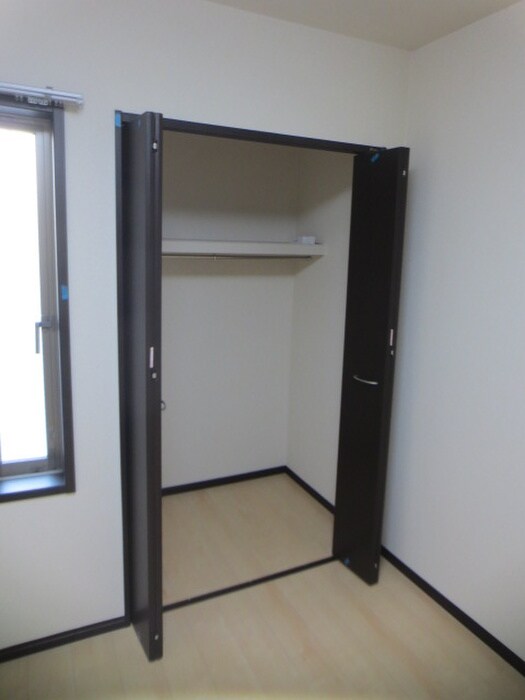 物件内観写真12　(収納)