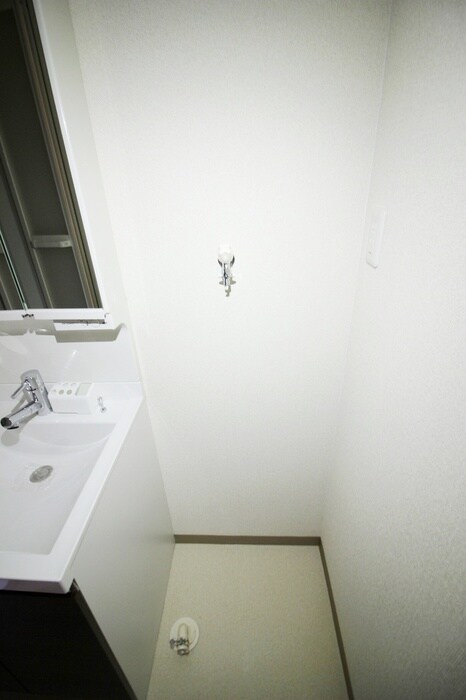 物件内観写真16　(洗濯機置場)