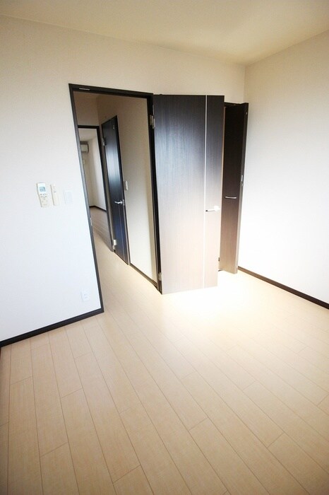 物件内観写真18　(居室)