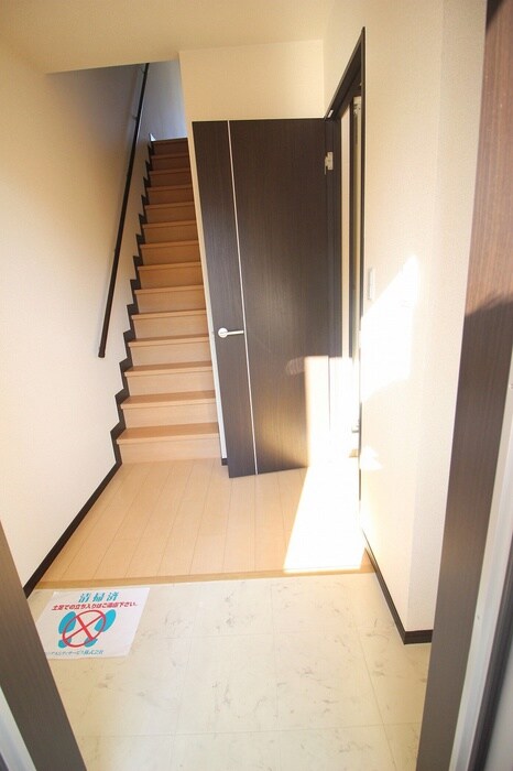 物件内観写真19　(玄関)