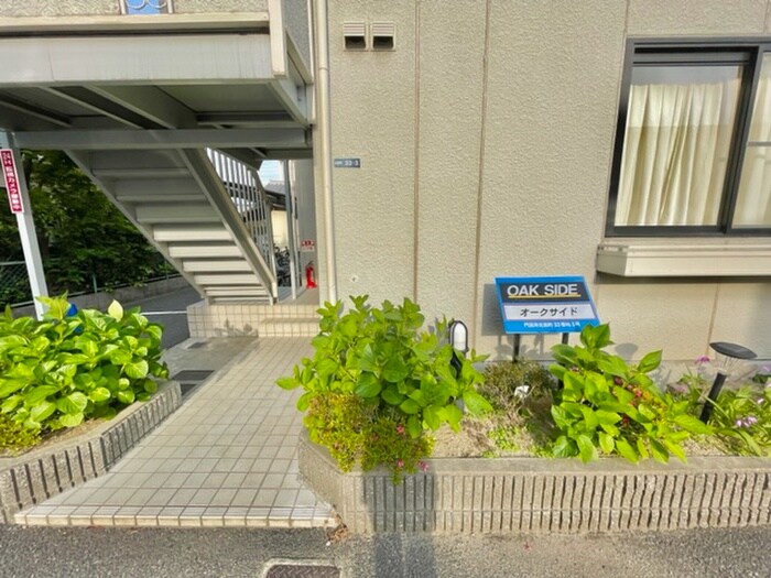 物件外観写真4　(エントランス部分)