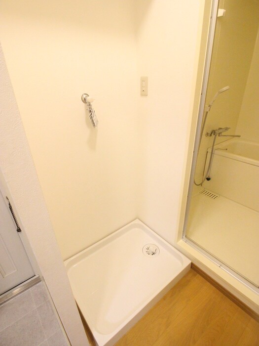 物件内観写真11　(洗濯機置場)