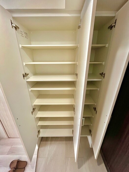 物件内観写真8　(靴箱)