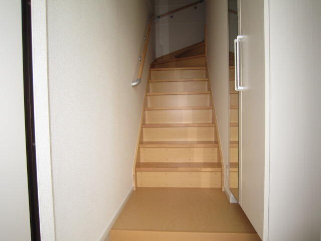 物件内観写真11　(玄関)