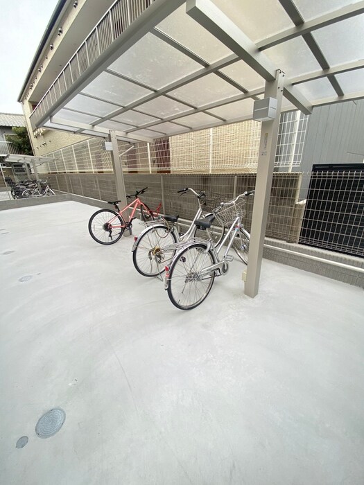 物件外観写真5　(駐輪場)