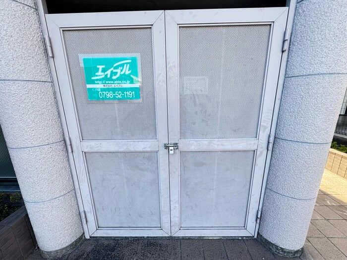 物件外観写真6　(建物設備)