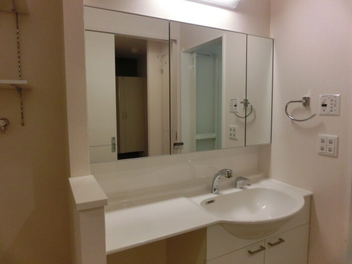 物件内観写真13　(洗面)