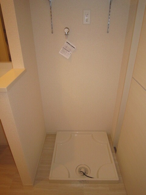 物件内観写真14　(洗濯機置場)