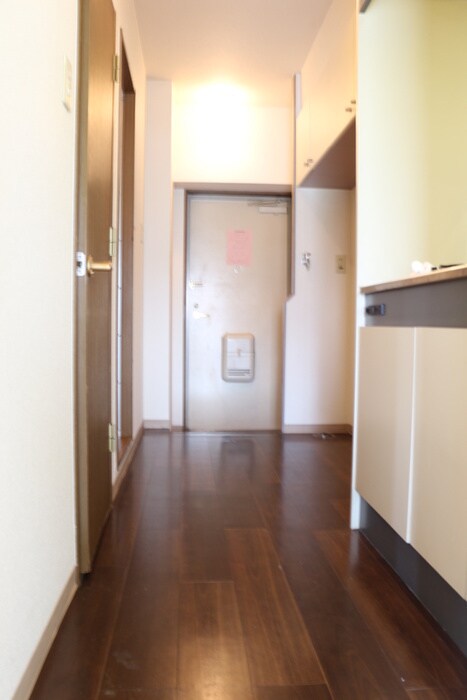 物件内観写真7　(玄関)