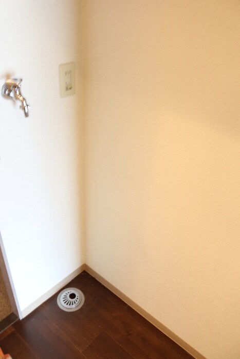 物件内観写真10　(洗濯機置場)