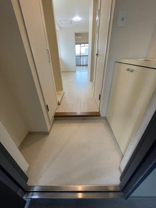 物件内観写真9　(玄関)