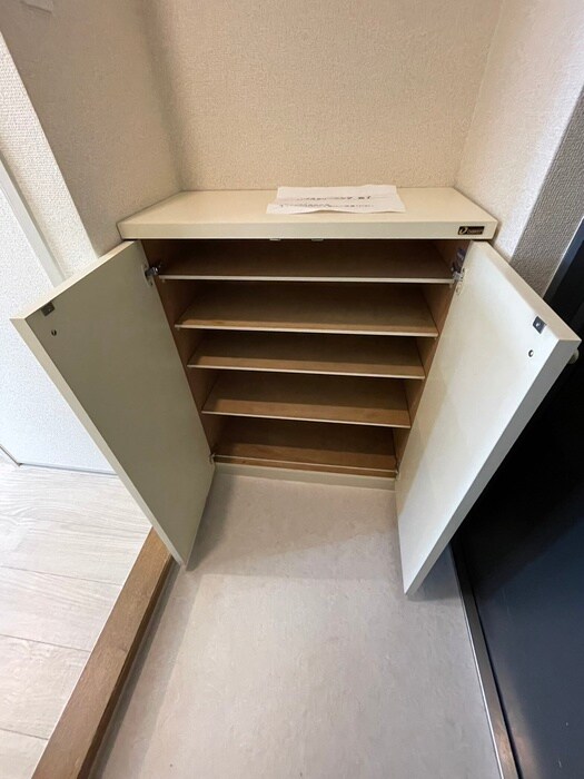 物件内観写真10　(靴箱)