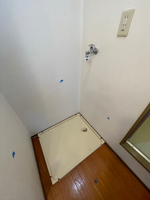 物件内観写真18　(洗濯機置場)