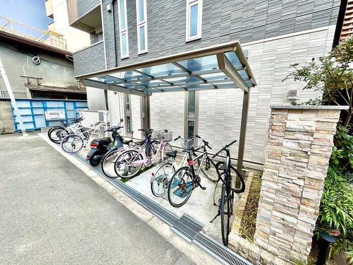 物件外観写真3　(駐輪場)