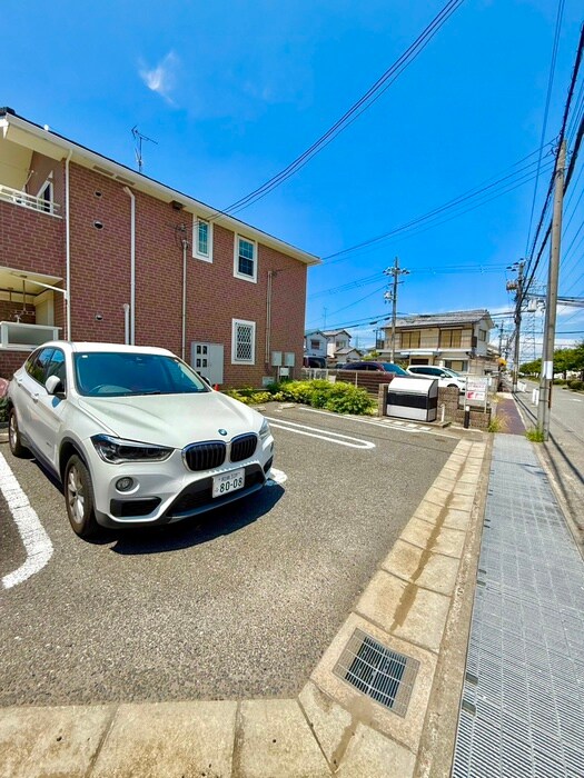 物件外観写真2　(駐車場)