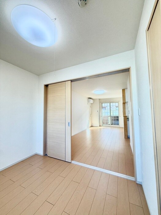 物件内観写真8　(居室)