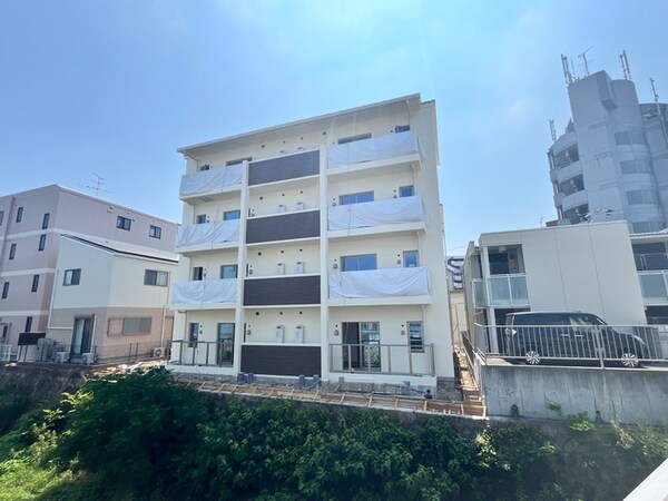 建築中