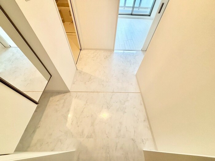 物件内観写真10　(玄関)