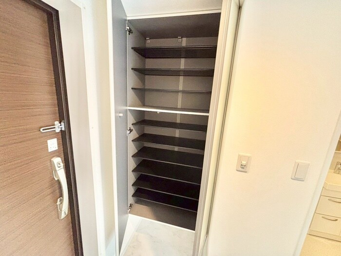 物件内観写真11　(靴箱)