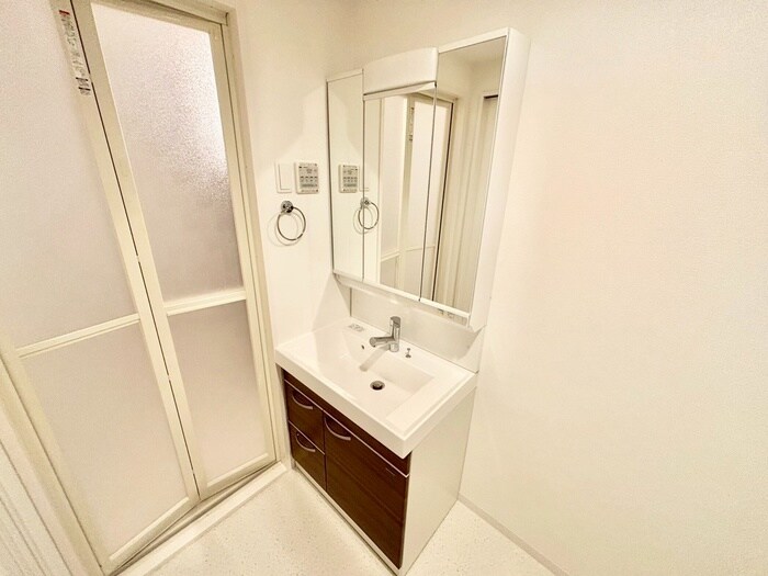 物件内観写真12　(洗面)