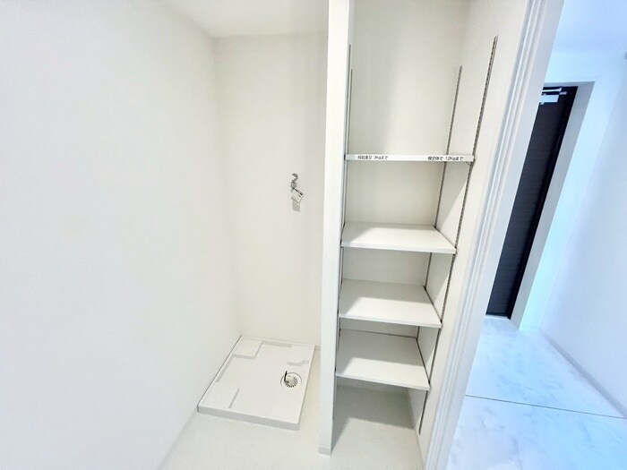 物件内観写真18　(洗濯機置場)
